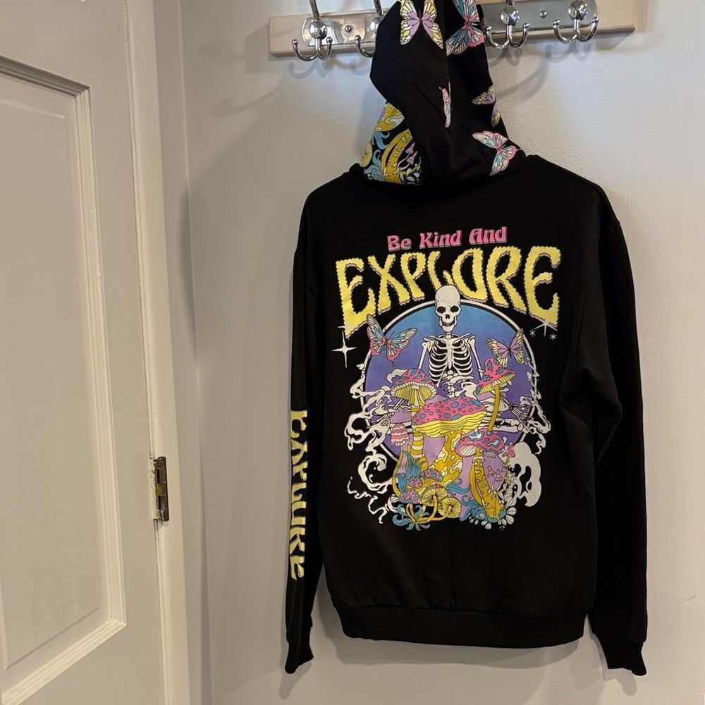 Fresh Laundry Black 'Be Kind and Explore' Graphic Hoodie